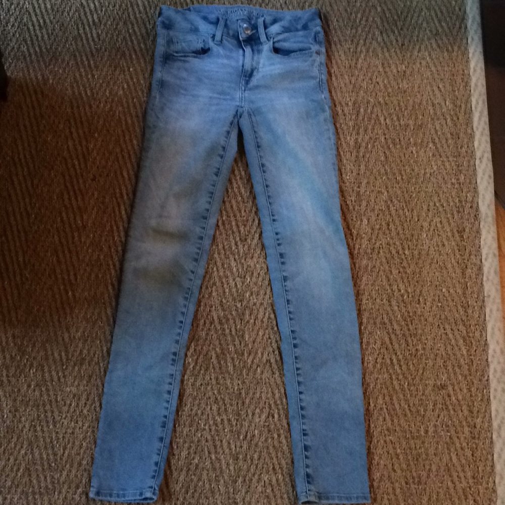 American Eagle Light Wash Jeans